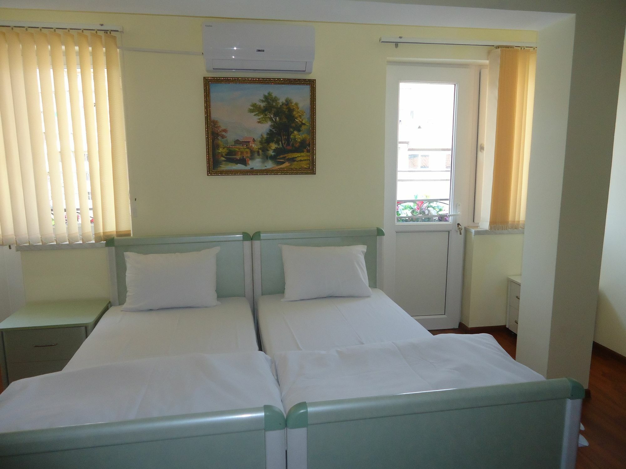 Anga Yerevan Apartments Esterno foto